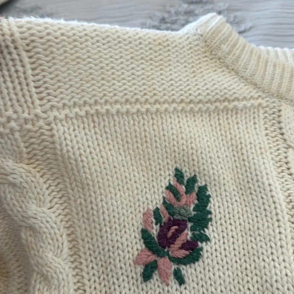 Vintage 90s Lauren Grey cream floral crochet long sleeve oversized sweater large - Picture 5 of 6